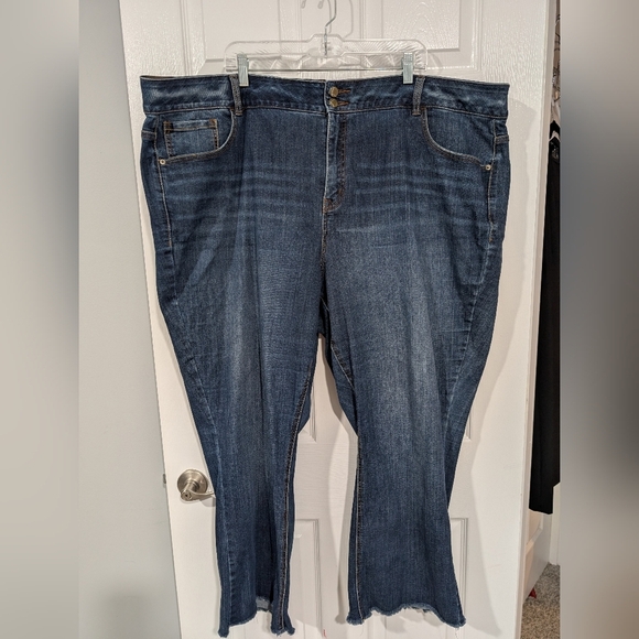 Lane Bryant Dark Wash Bootcut Raw Hemline Denim Jeans in Size 28 Regular - Picture 1 of 14